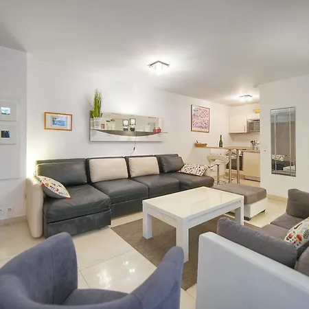 Daire 2 Pieces Terrasse, Clemenceau A1b263